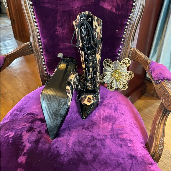 Fur leopard  boots worn once ! - Picture 3 of 4